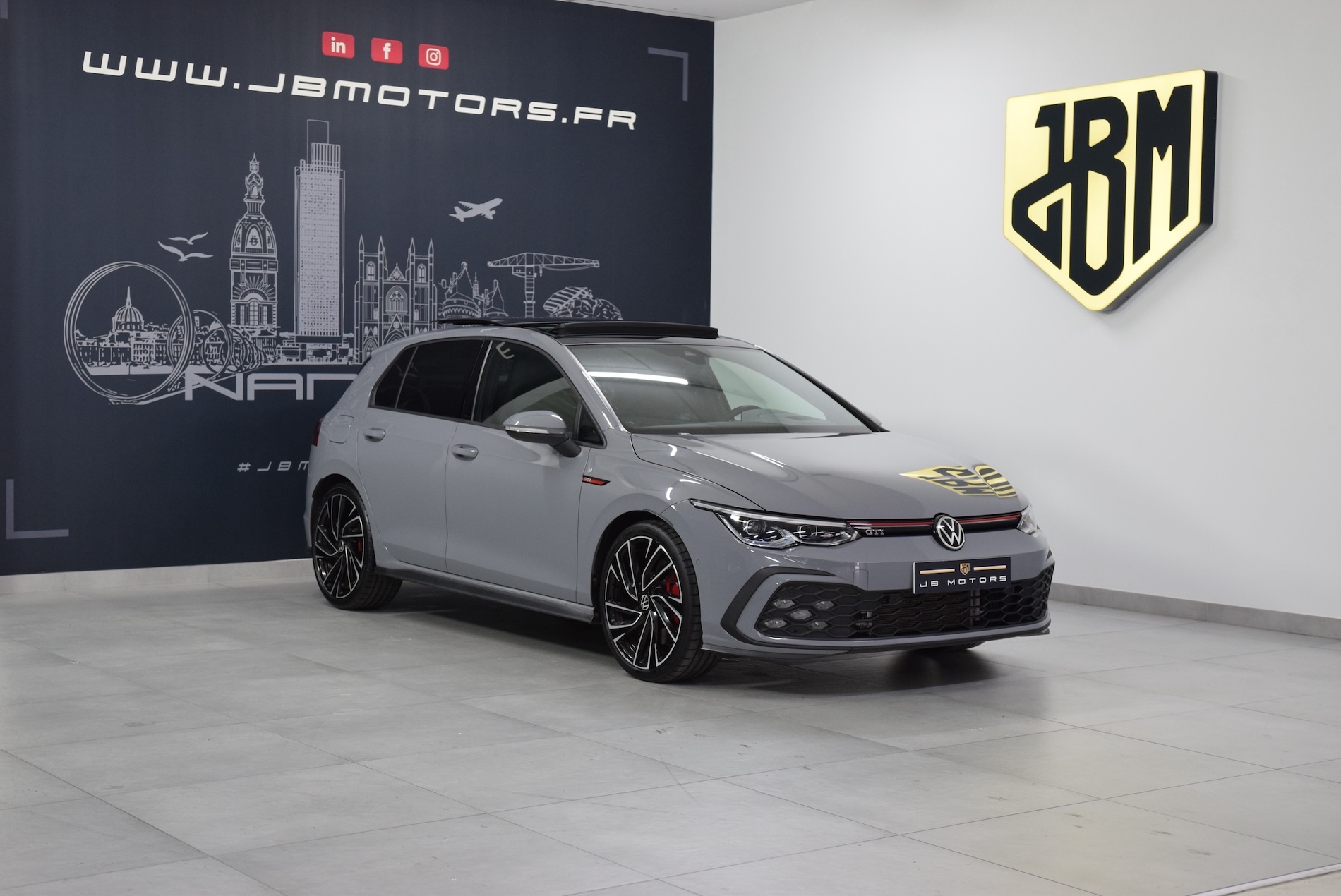 10 - VW Golf 8 GTI d'occasion  d'occasion  disponible chez JB MOTORS NANTES.JPG