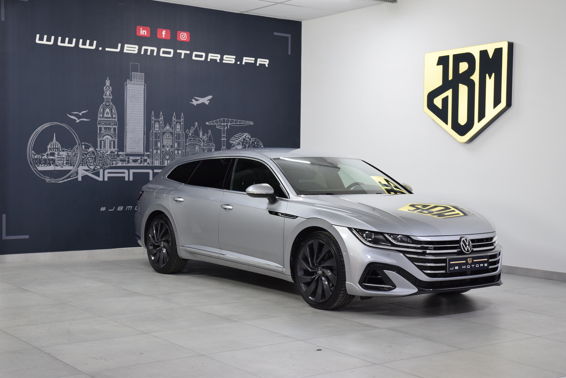 VOLKSWAGEN-ARTEON SHOOTING BRAKE