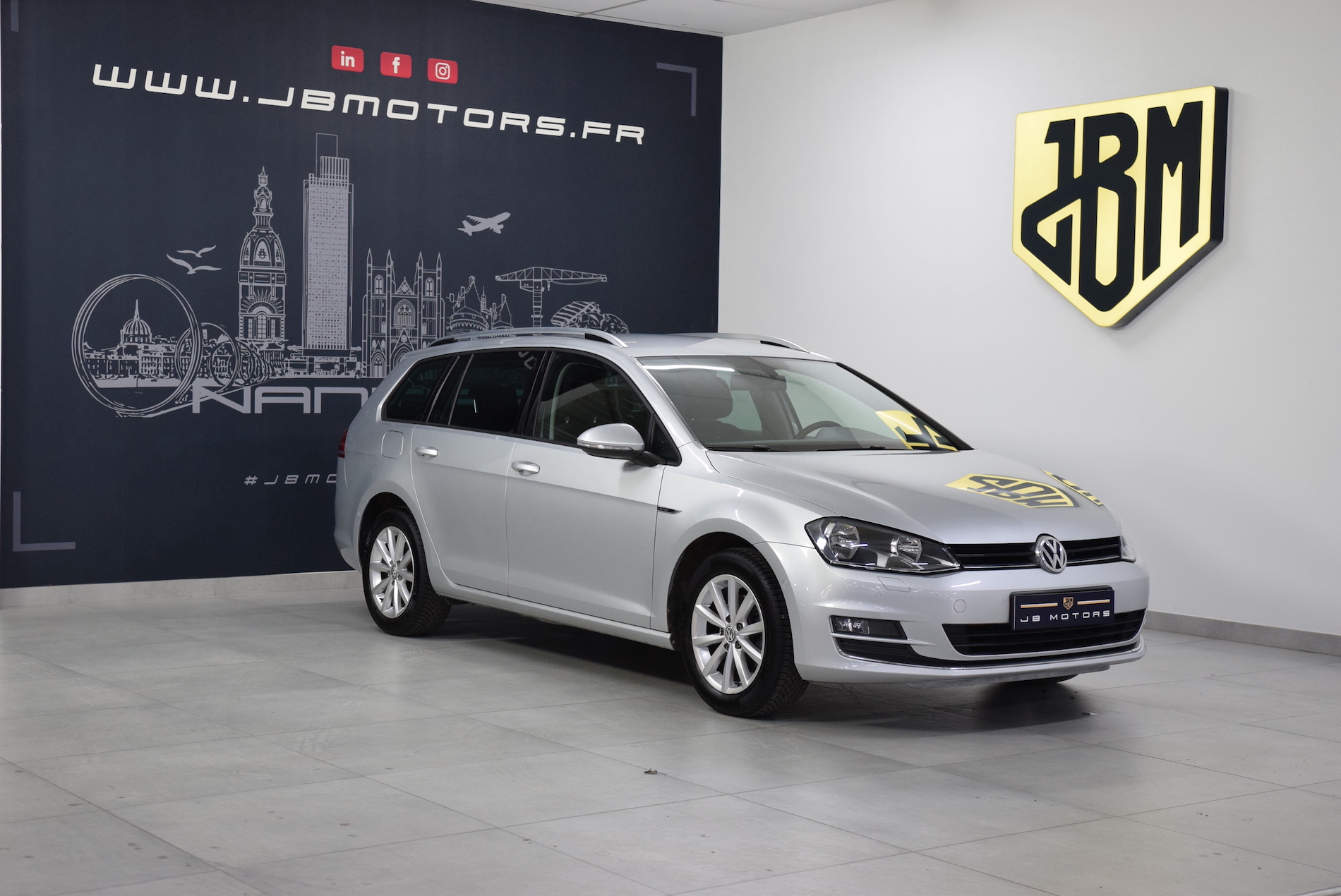 VOLKSWAGEN-GOLF SW